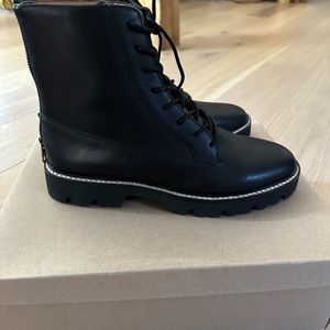 Madewell citywalk lugsole lace up boot. Black
